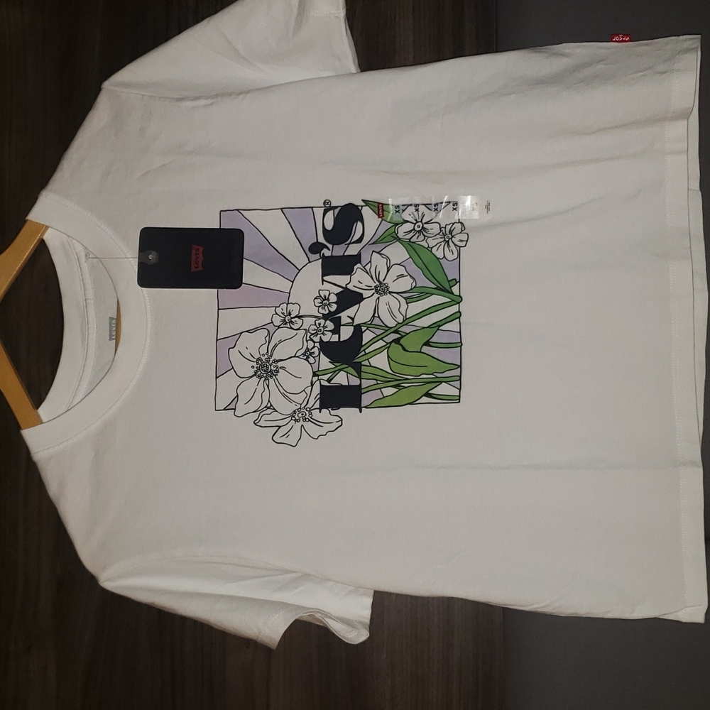 Levi's Graphic Varsity T-Shirt - XS and Small